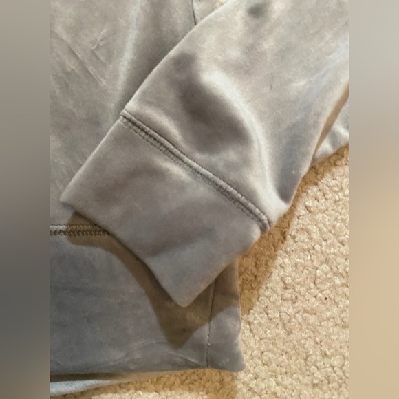 NWOT Cozy Sweater from So! Size M, super soft silver/grey color - Picture 3 of 6